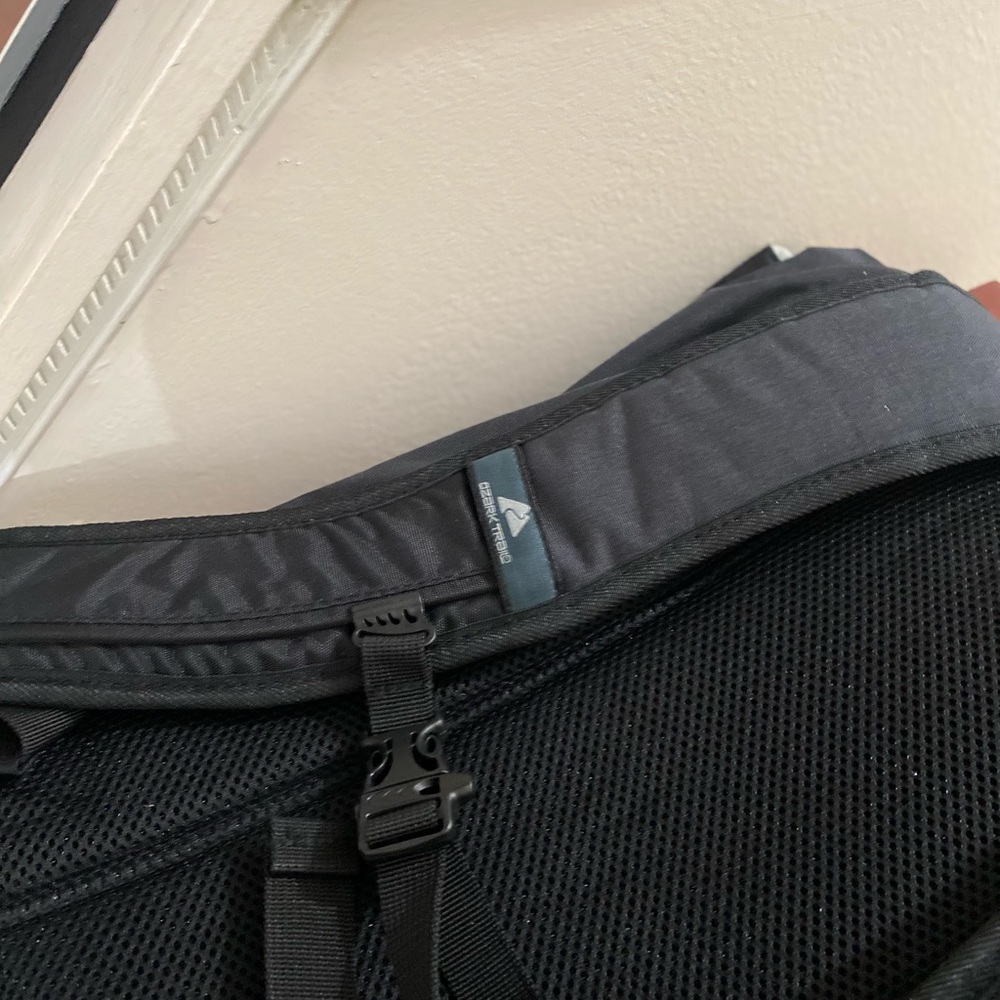 Ozark Trail Bell Mountain  Roll Top Daypack in black - Picture 8 of 12